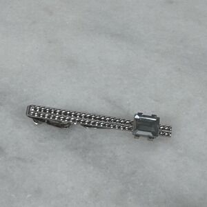 Vintage Swank Tie Clip Silver Tone W/Blue Faceted Rectangular Stone Bar Clasp
